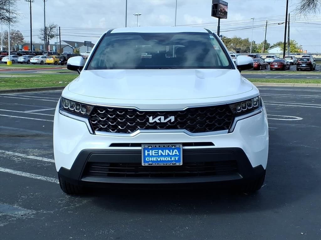 Used 2023 Kia Sorento LX FWD image 4
