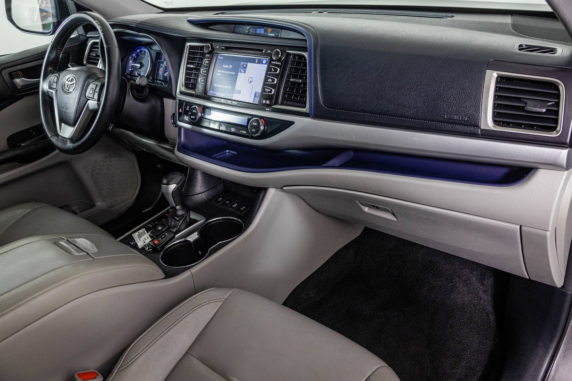 Used 2016 Toyota Highlander XLE AWD/4WD image 49