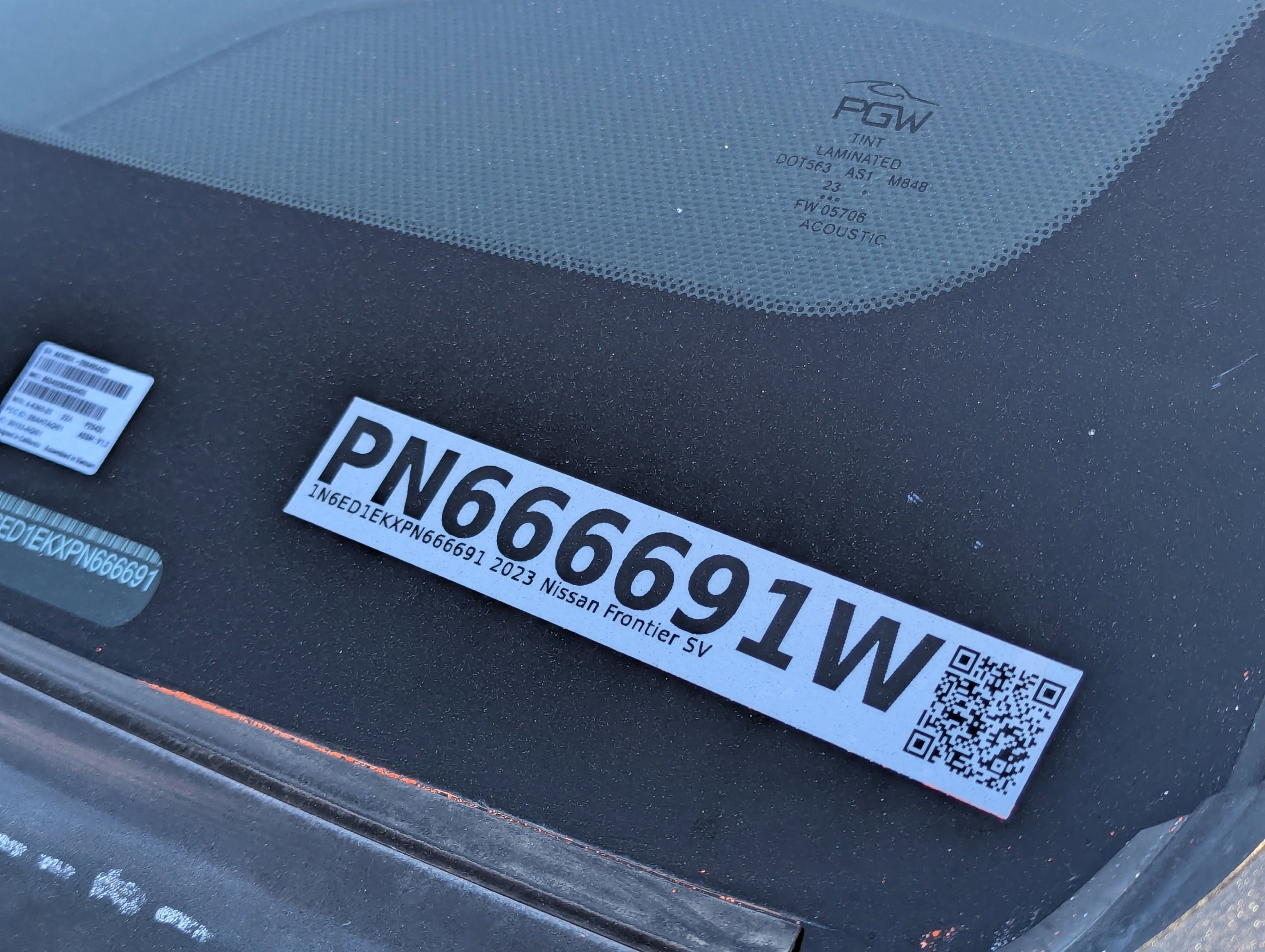 Used 2023 Nissan Frontier SV image 31