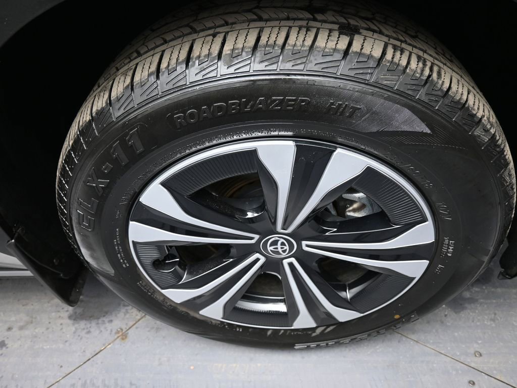 Used 2023 Toyota bZ4X XLE w/ Weather Package image 13