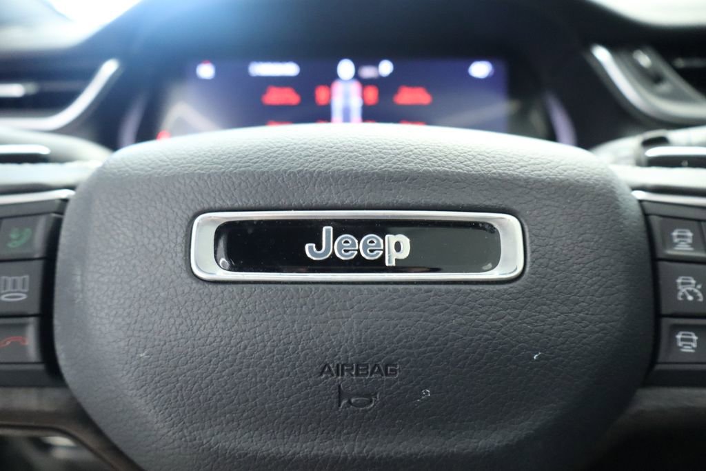 Used 2024 Jeep Grand Cherokee Limited w/ Black Appearance Package AWD/4WD image 35