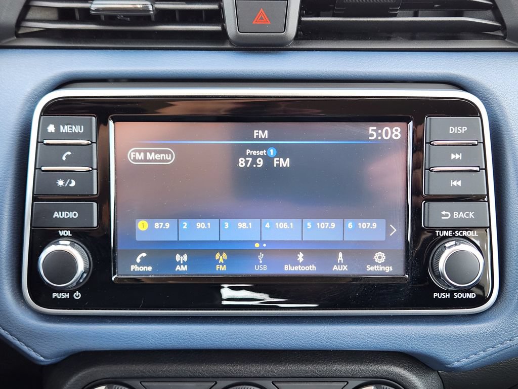 Used 2025 Nissan Versa SV FWD image 17