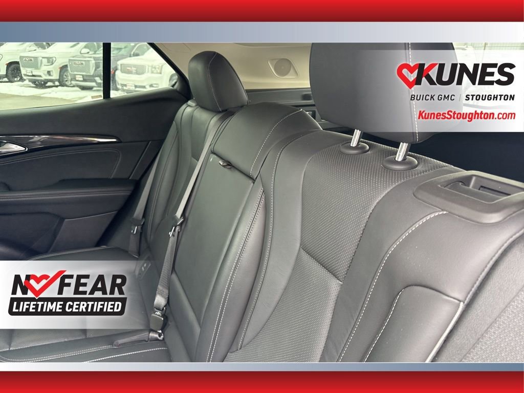Used 2023 Buick Envision Essence image 34
