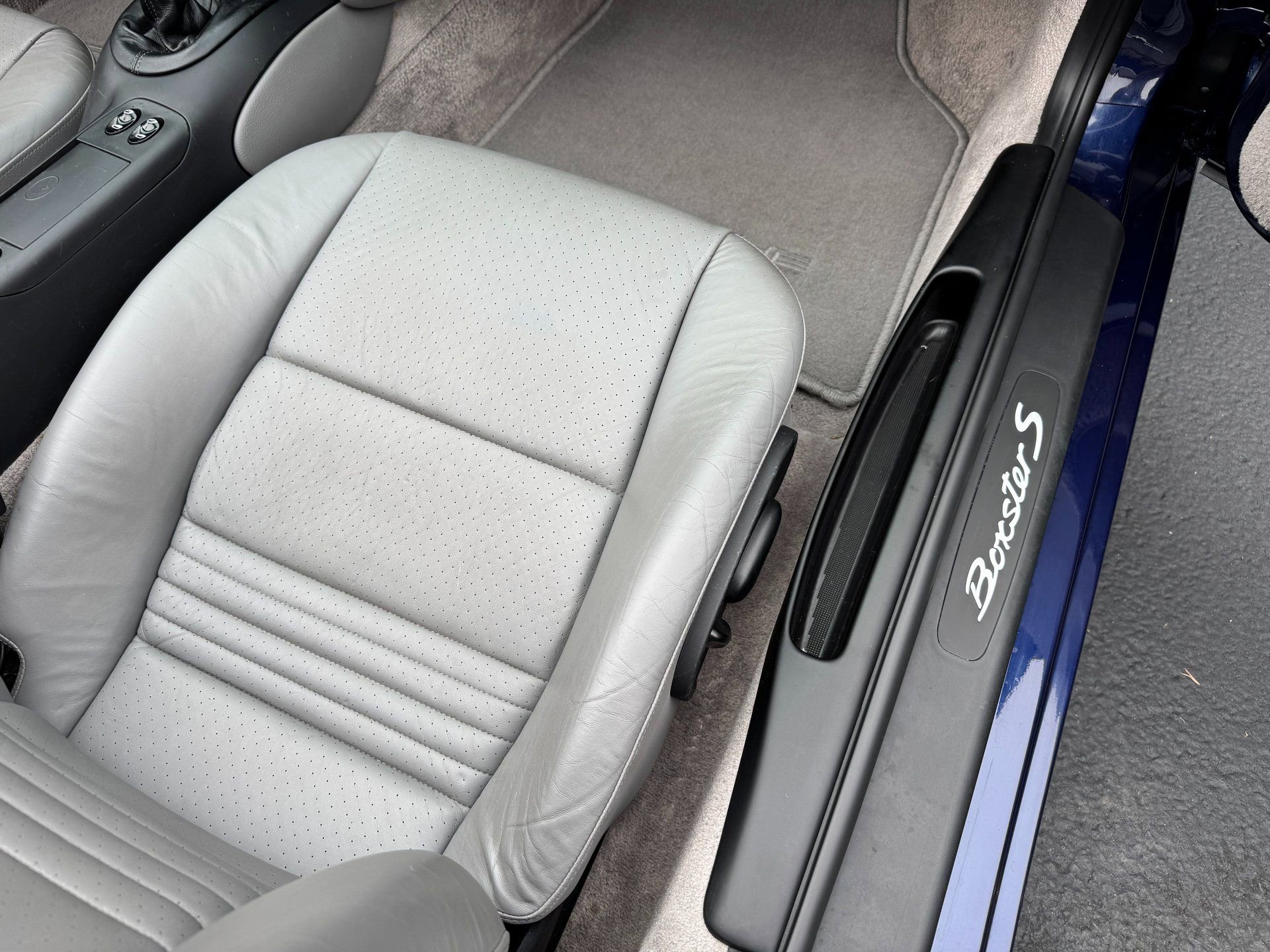 Used 2001 Porsche Boxster S image 26