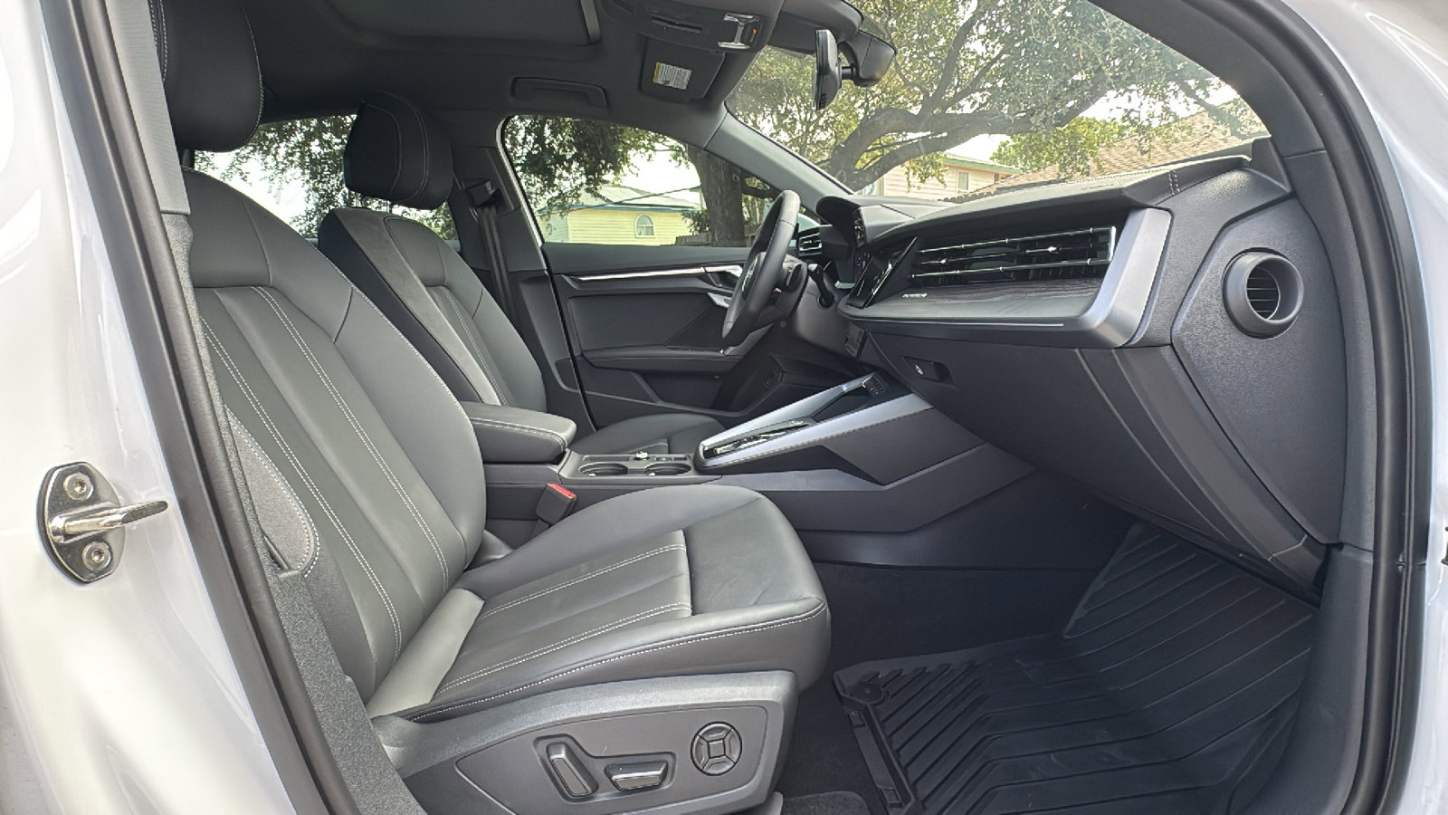 Used 2025 Audi A3 2.0T Premium image 28