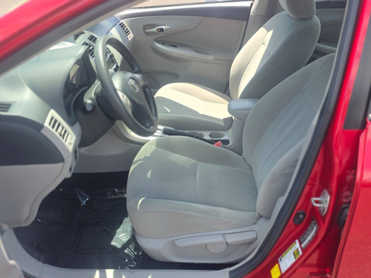 Used 2012 Toyota Corolla LE FWD image 9