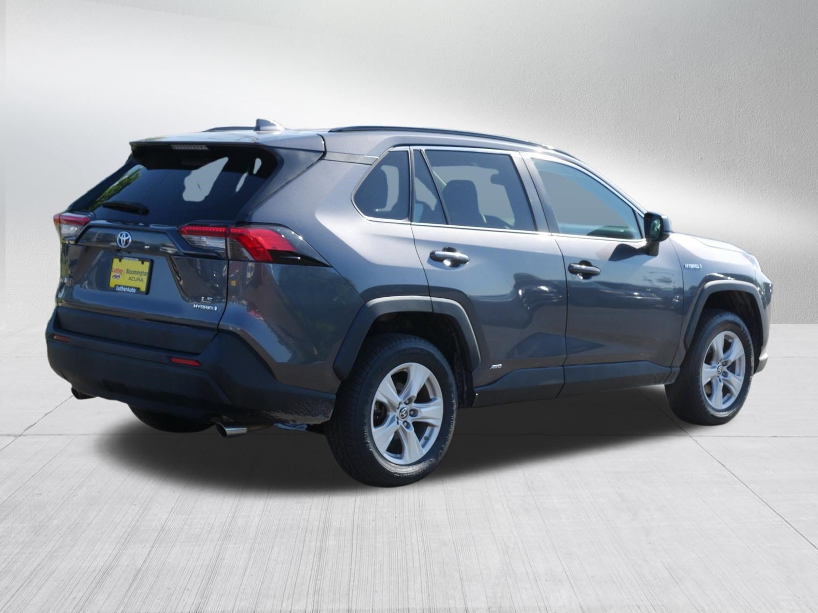 Used 2021 Toyota RAV4 LE AWD/4WD image 7