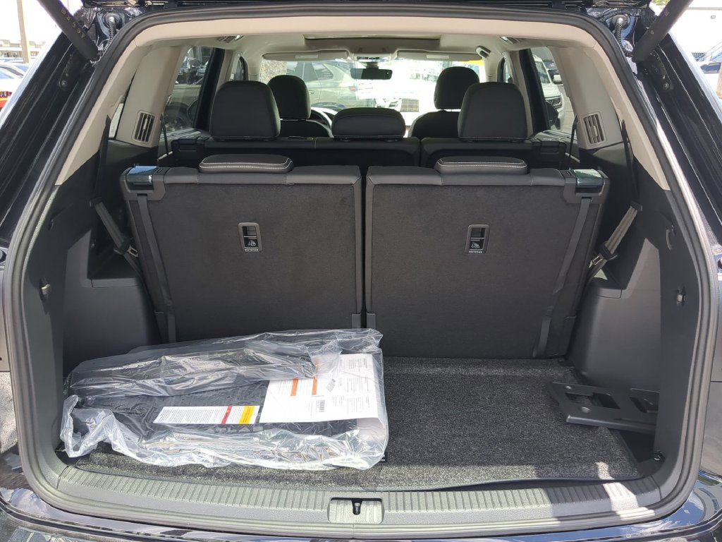 New 2026 Volkswagen Atlas SE FWD image 9