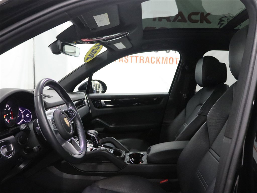Used 2021 Porsche Cayenne AWD/4WD image 13