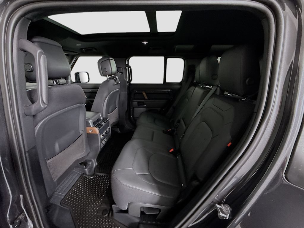 Certified 2024 Land Rover Defender 110 X AWD/4WD image 21