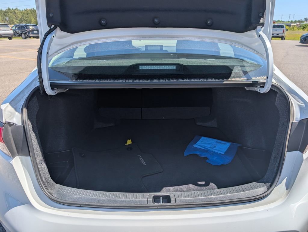 Used 2025 Toyota Corolla LE image 31