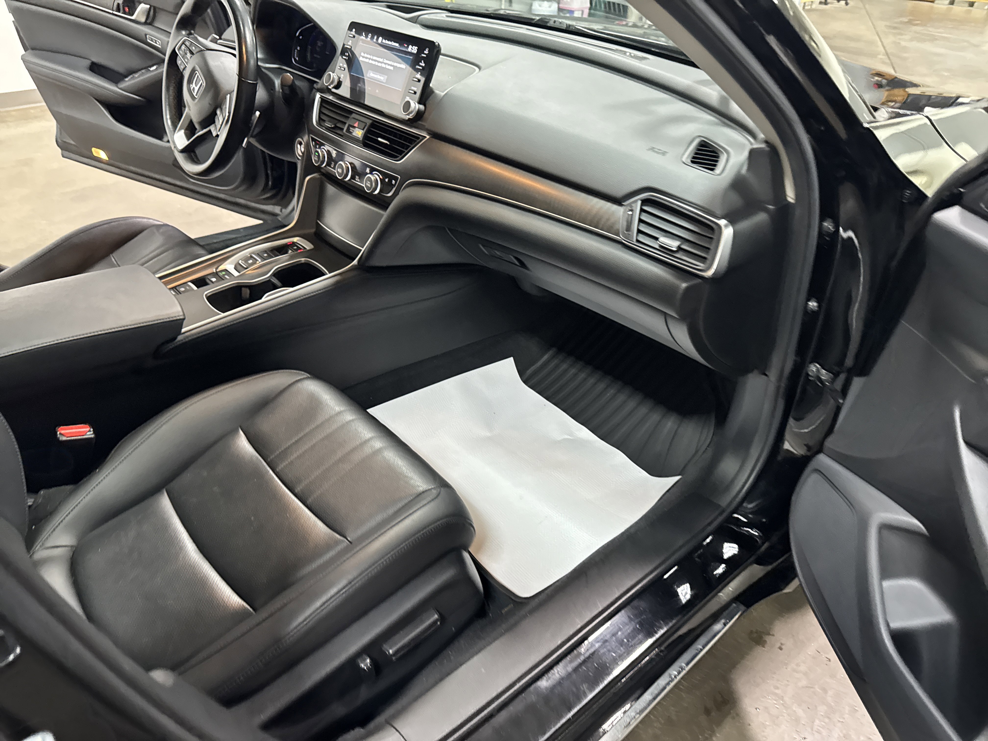 Used 2021 Honda Accord Touring image 38