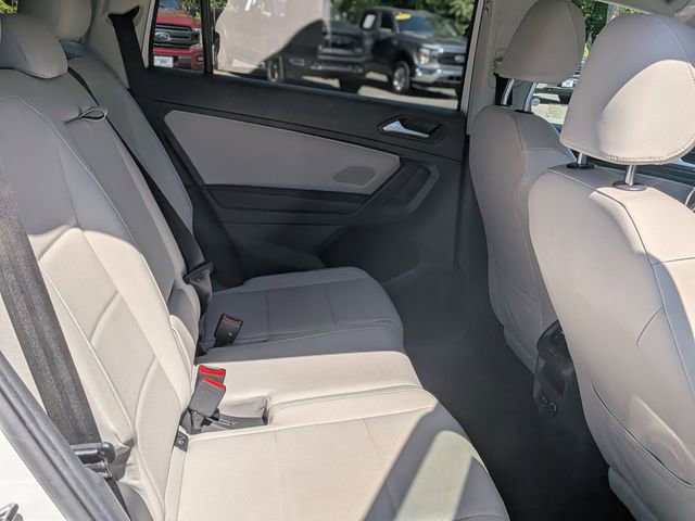 Used 2021 Volkswagen Tiguan SE AWD/4WD image 33