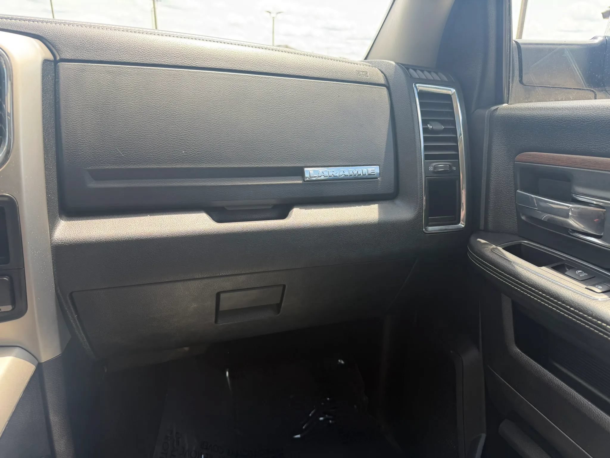 Used 2017 RAM 2500 Laramie w/ Snow Chief Group AWD/4WD image 31