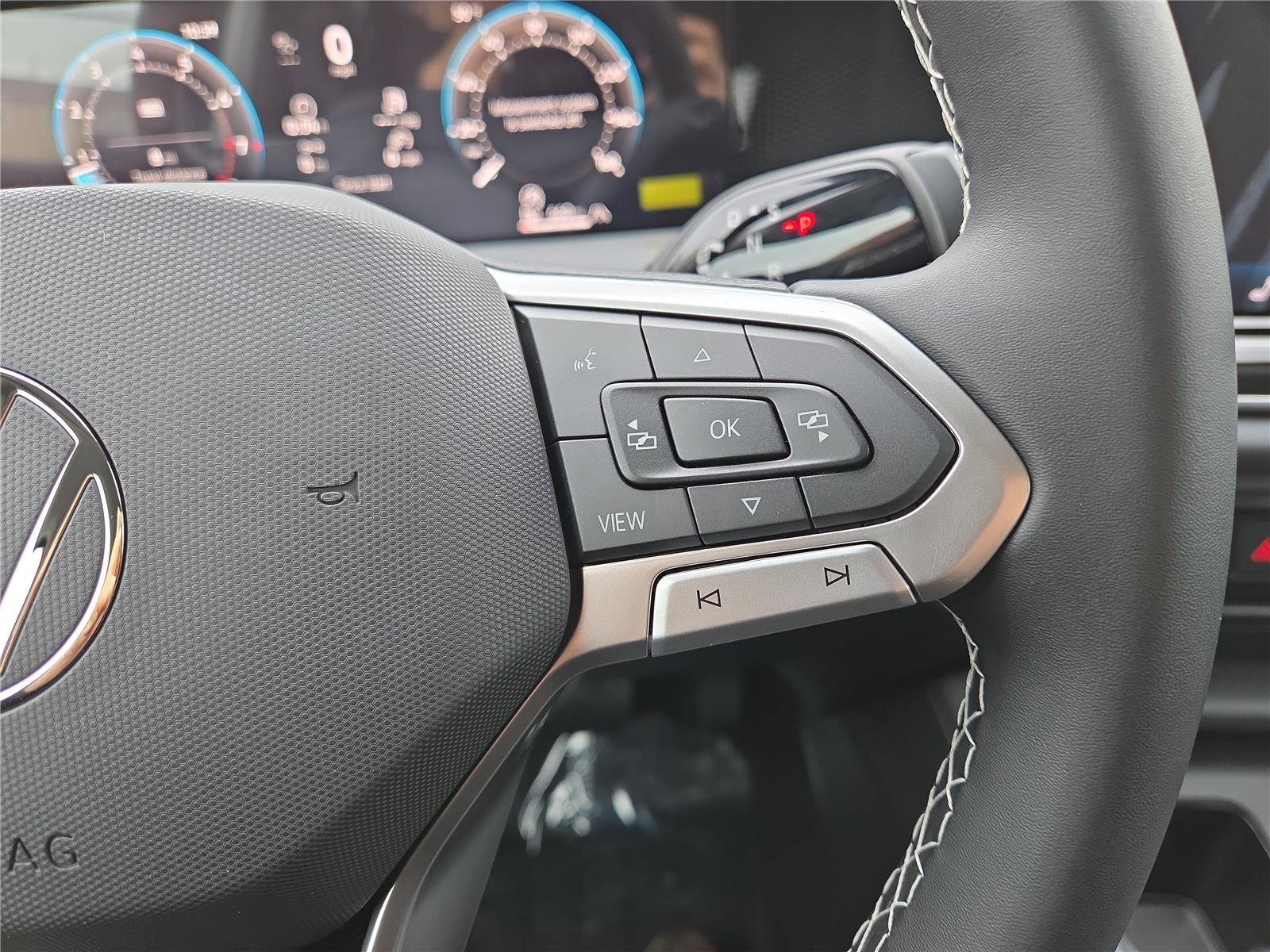 New 2026 Volkswagen Tiguan SE image 18