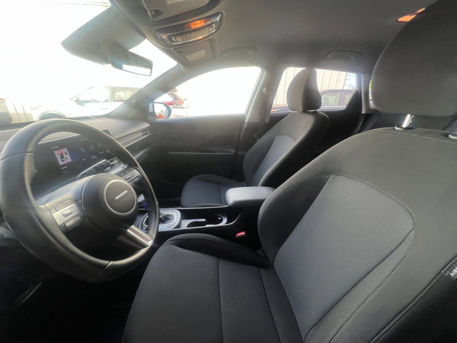 Used 2025 Hyundai Kona SEL image 27