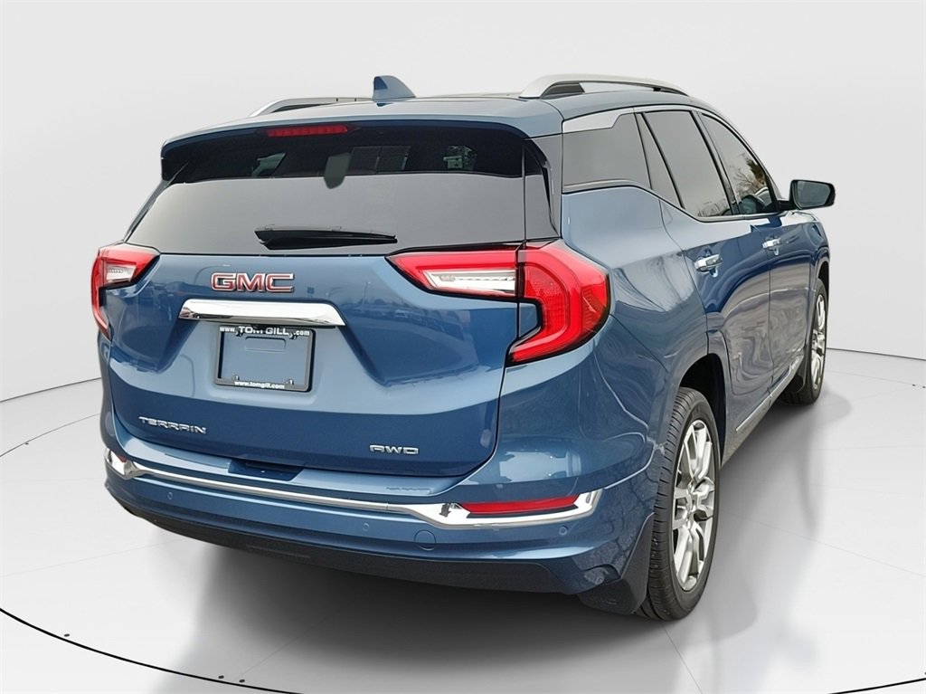 Used 2024 GMC Terrain Denali w/ Denali Premium Package image 4