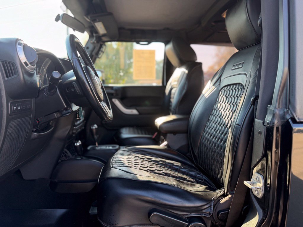 Used 2015 Jeep Wrangler Rubicon w/ Connectivity Group AWD/4WD image 13