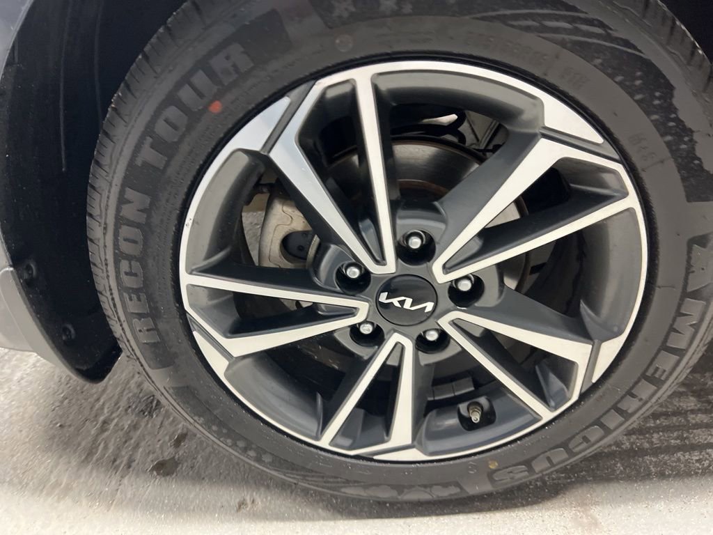 Used 2023 Kia Forte LXS image 38