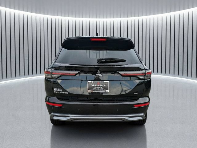Used 2025 Mitsubishi Outlander SE FWD image 5