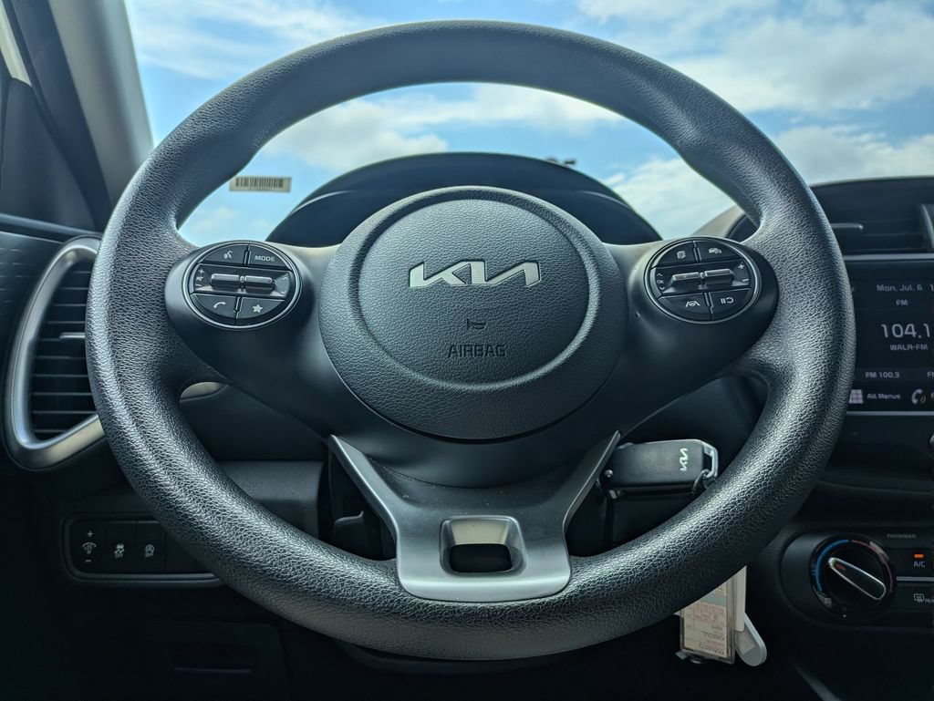 Used 2024 Kia Soul LX w/ Option Group 015 FWD image 21