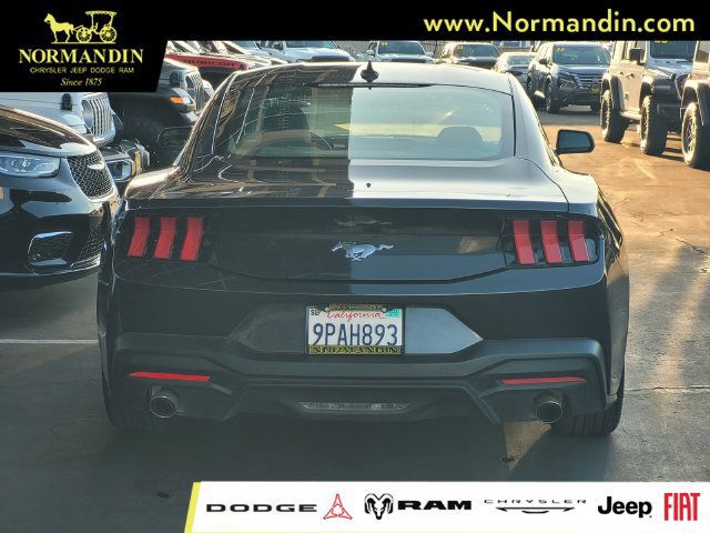 Used 2024 Ford Mustang Coupe RWD image 4