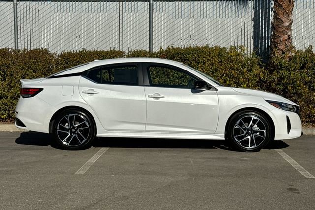 New 2025 Nissan Sentra SR image 3