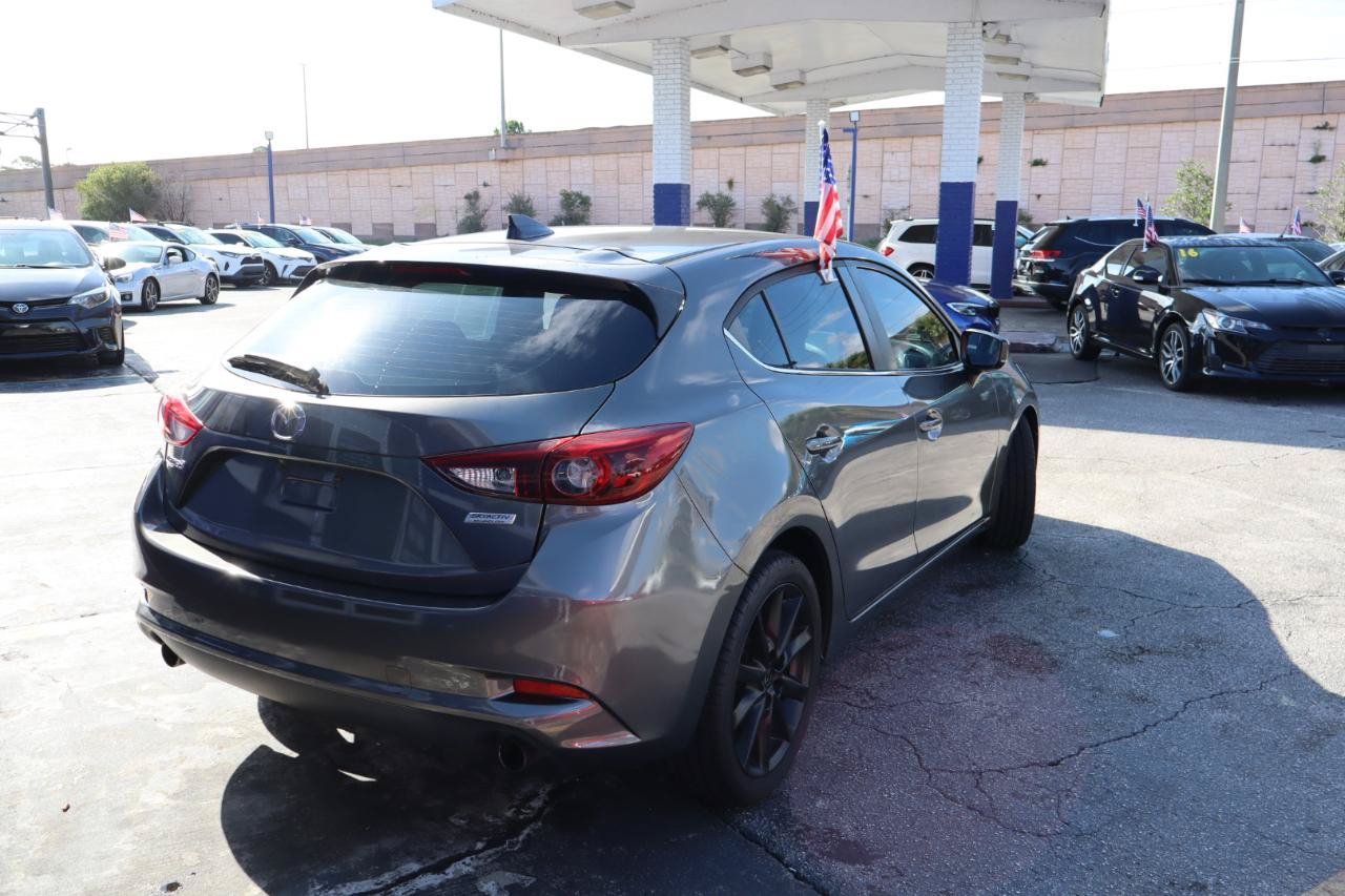 Used 2018 MAZDA MAZDA3 Grand Touring w/ Premium Equipment Package FWD image 3