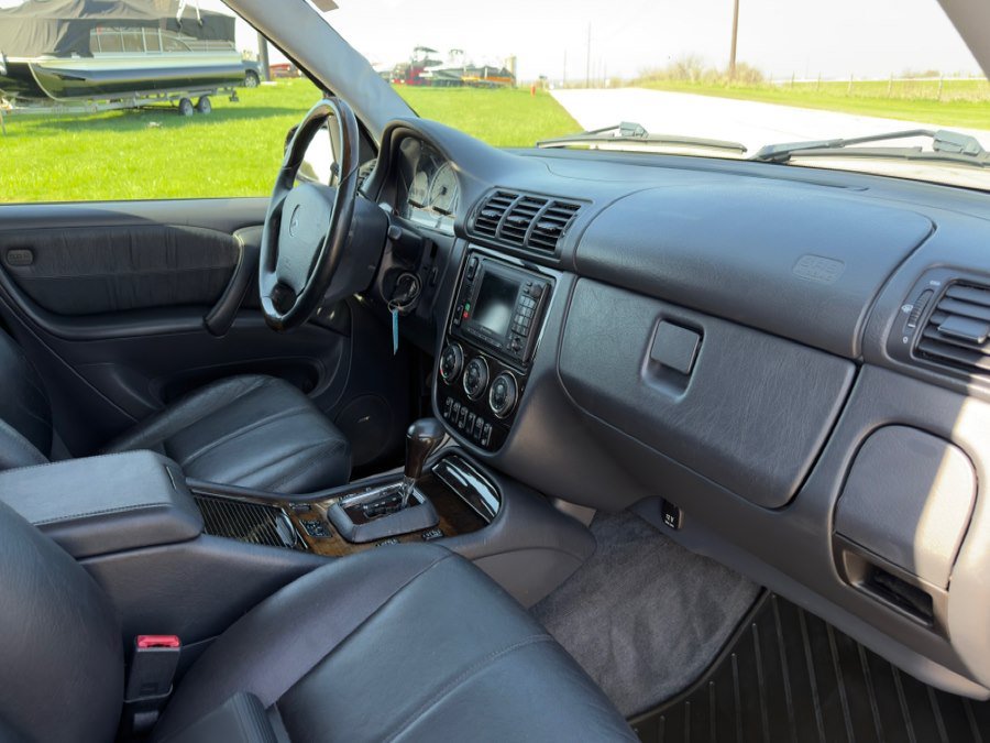 Used 2003 Mercedes-Benz ML 55 AMG 4MATIC image 26