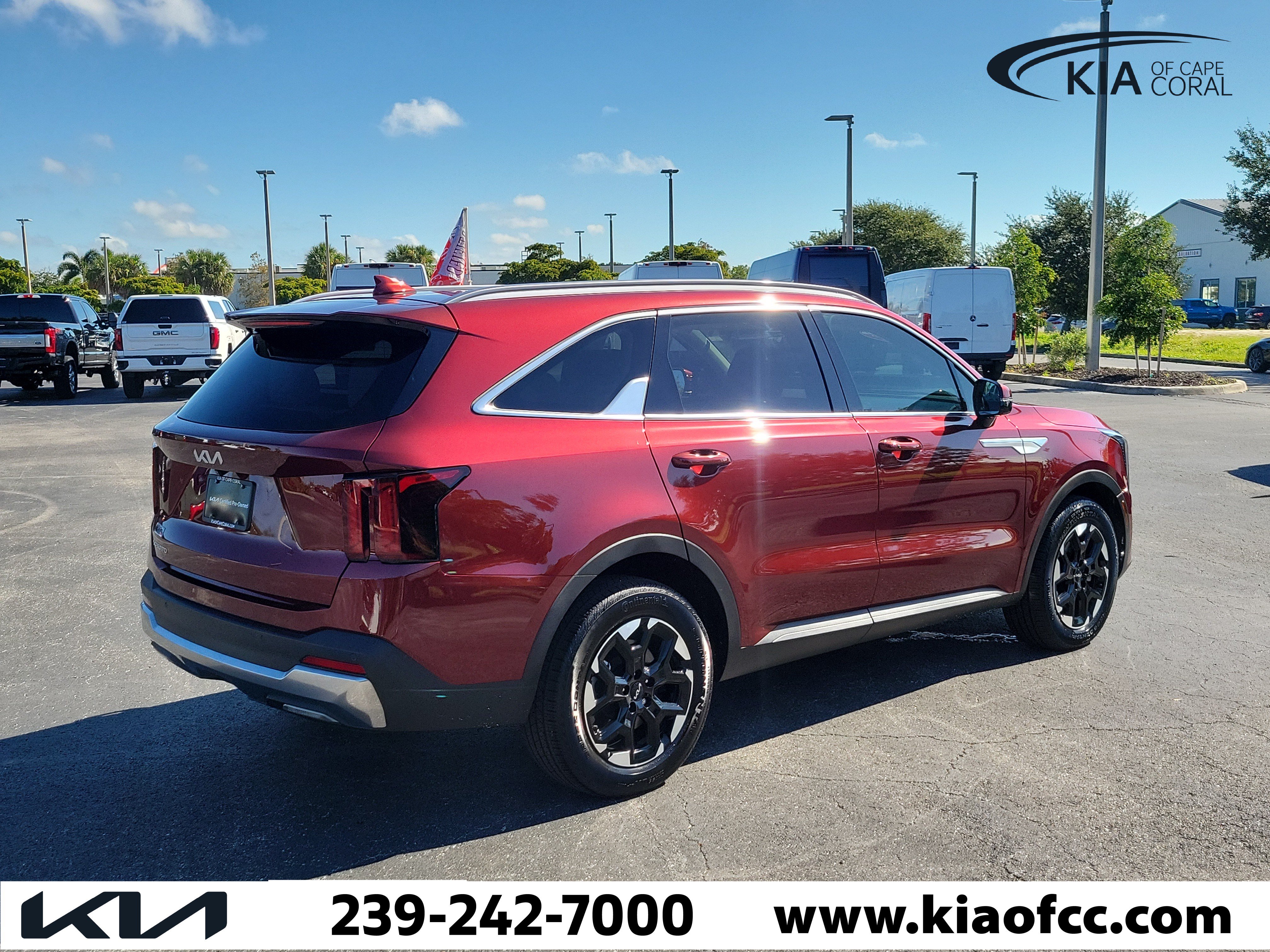 Certified 2025 Kia Sorento S w/ Panoramic Sunroof Package FWD image 6