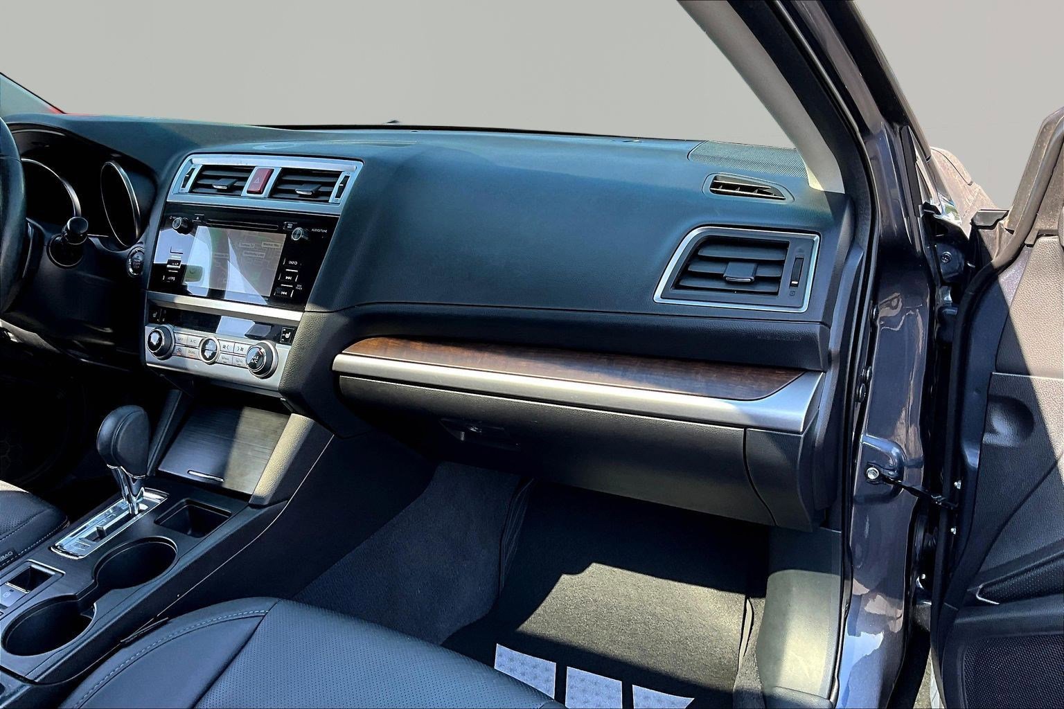 Used 2017 Subaru Outback 2.5i Limited image 26