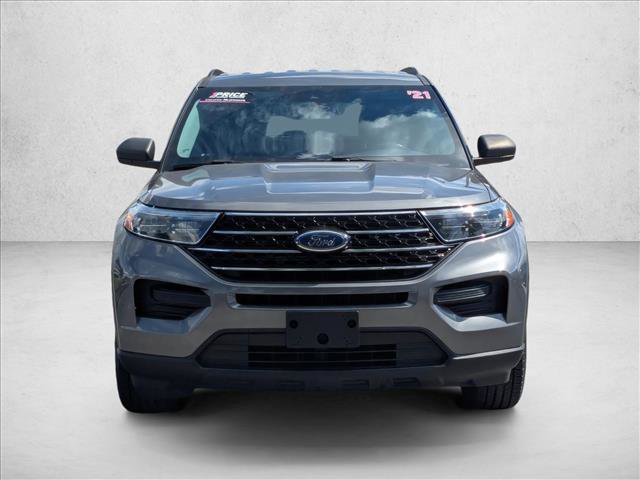 Used 2021 Ford Explorer XLT RWD image 2
