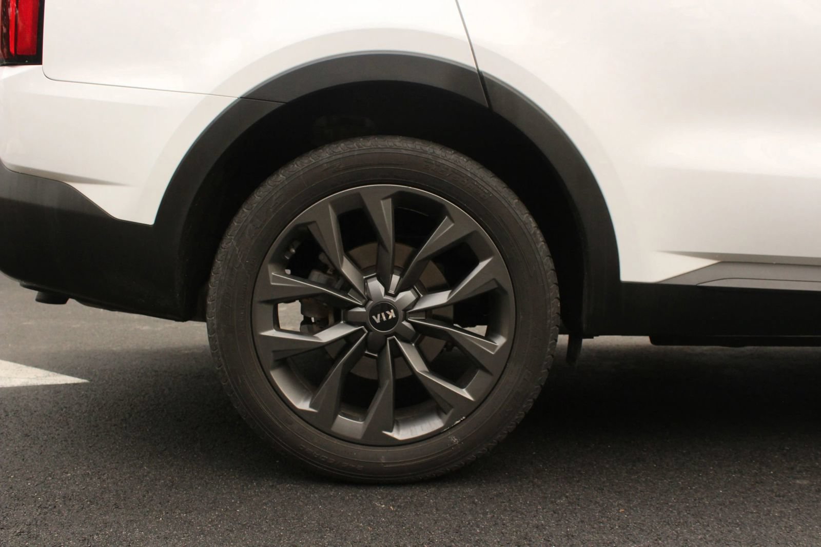 Used 2021 Kia Sorento EX w/ EX AWD X-Line Package image 5