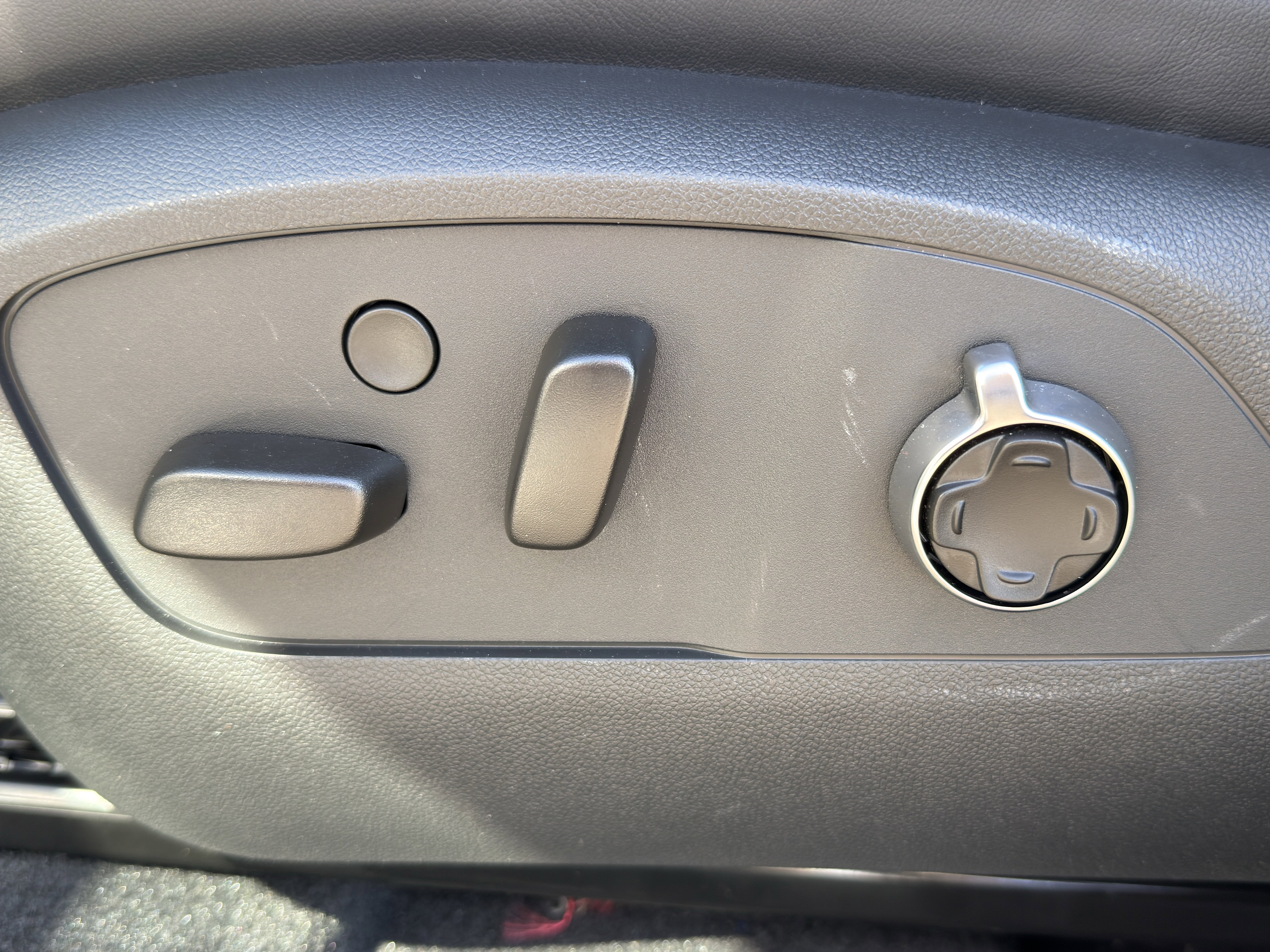 New 2026 GMC Acadia Denali Ultimate w/ LPO, Floor Liner Package image 12