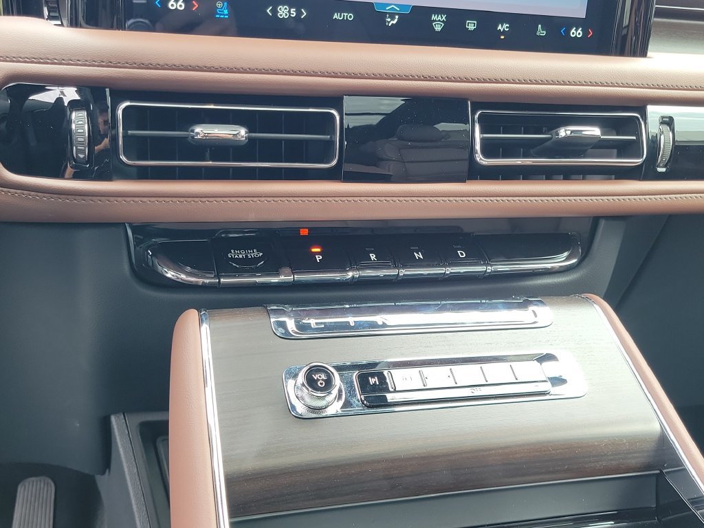 New 2027 Lincoln Aviator Reserve AWD/4WD image 28