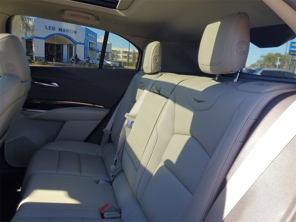 Used 2023 Cadillac XT4 Premium Luxury w/ Technology Package image 11
