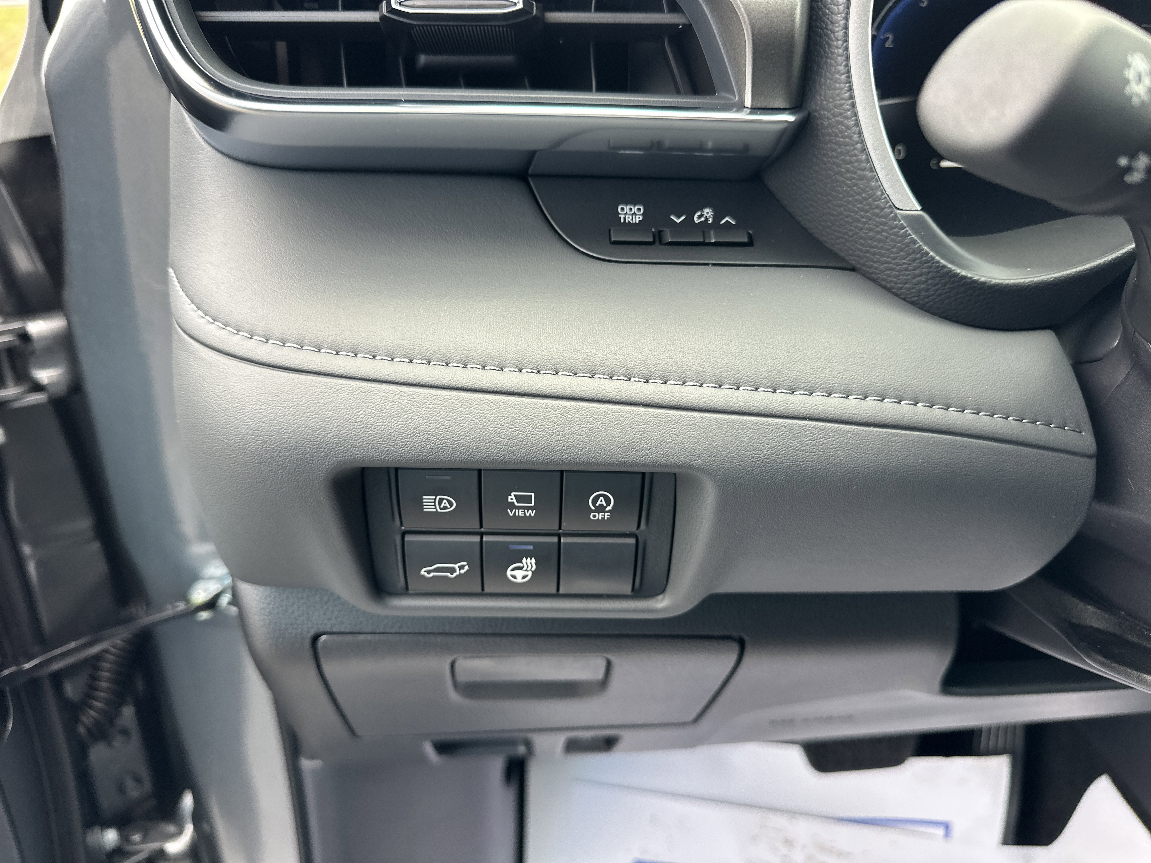 New 2025 Toyota Highlander Limited image 9