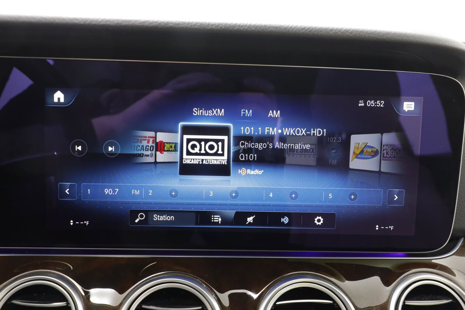 Used 2022 Mercedes-Benz E 450 4MATIC All-Terrain Wagon image 9