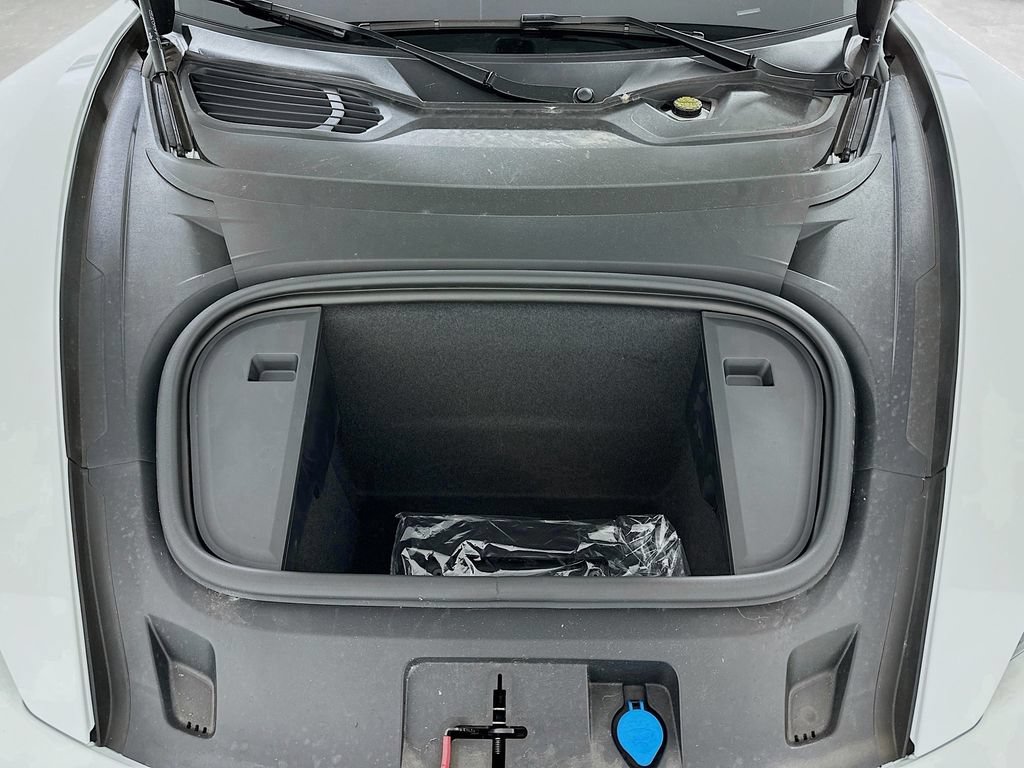 New 2025 Porsche Taycan 4S AWD/4WD image 34