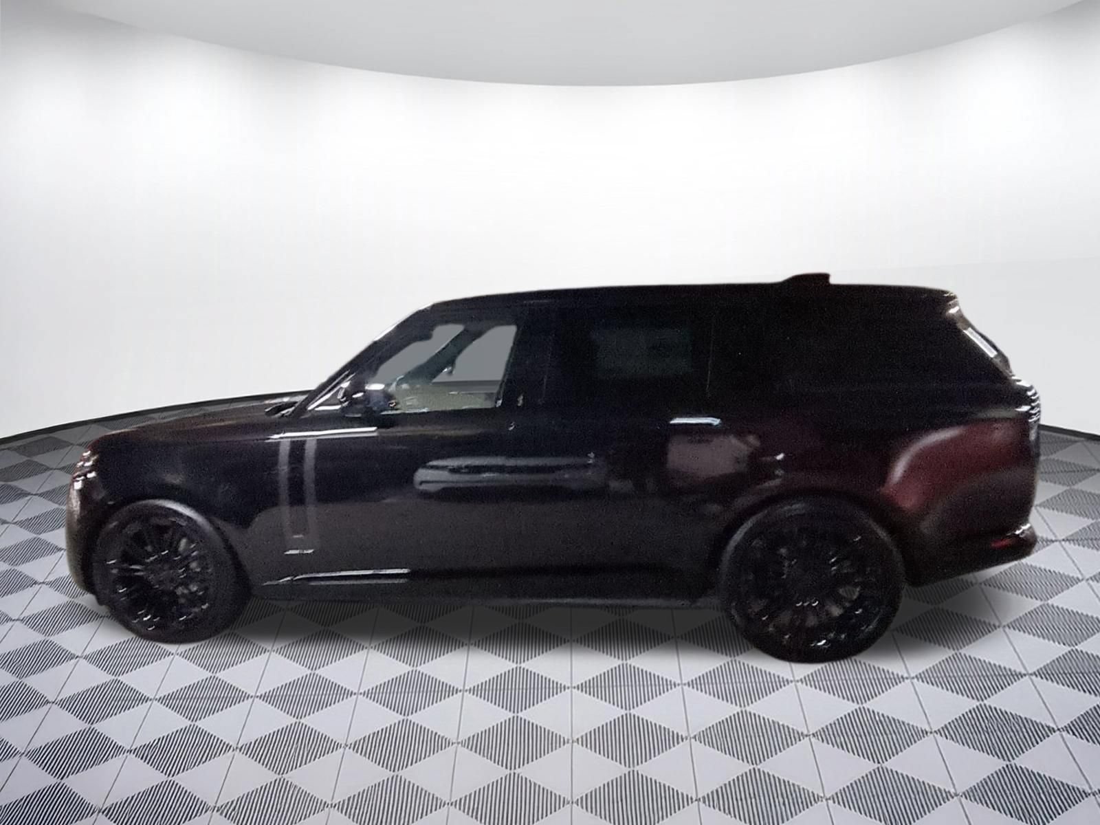 New 2026 Land Rover Range Rover Long Wheelbase SE AWD/4WD image 2