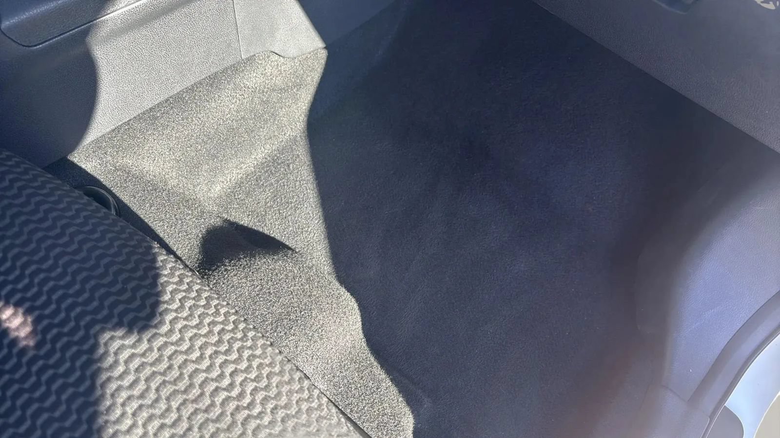Used 2015 Nissan Leaf S FWD image 47