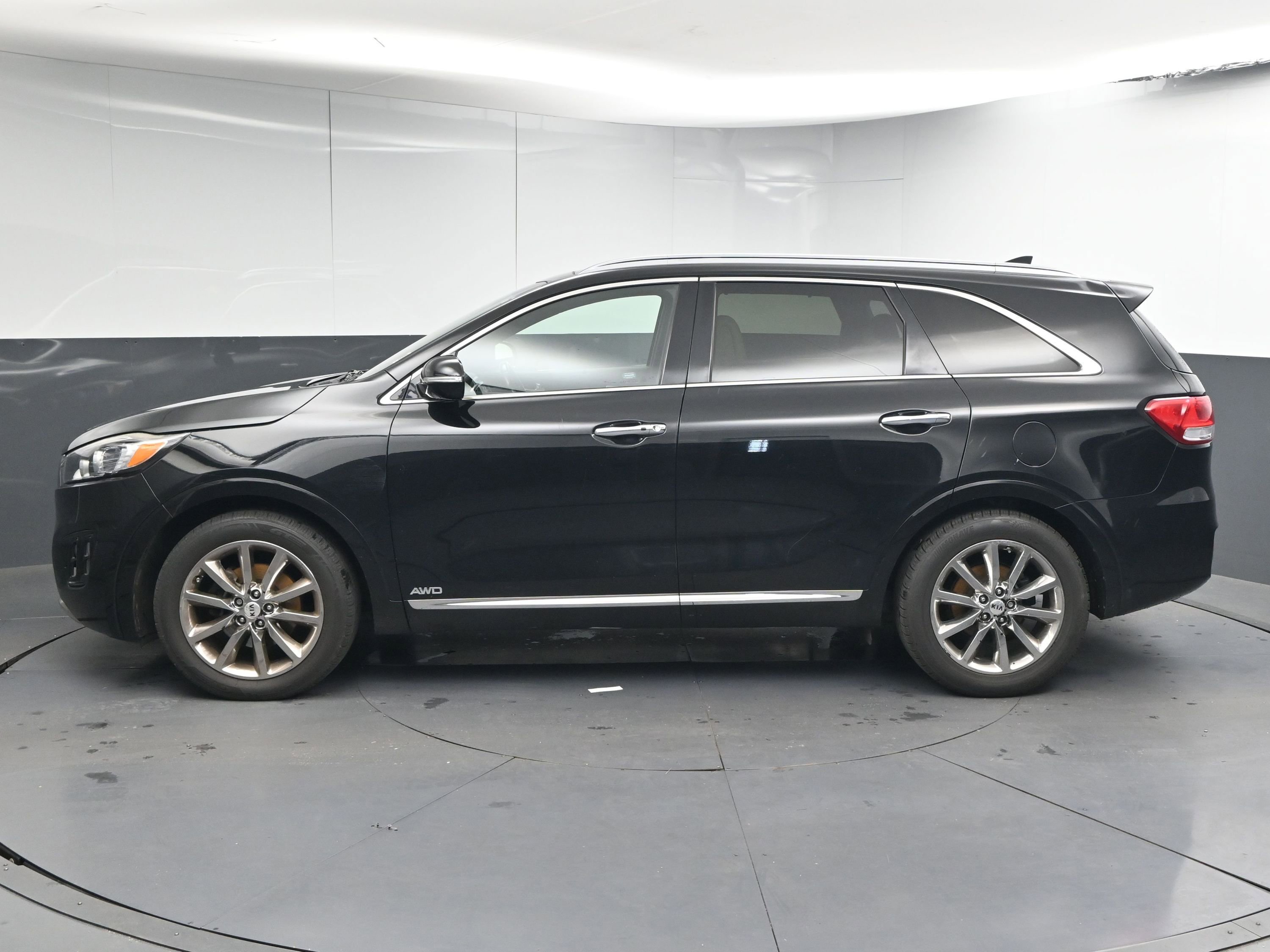 Used 2016 Kia Sorento SX image 5