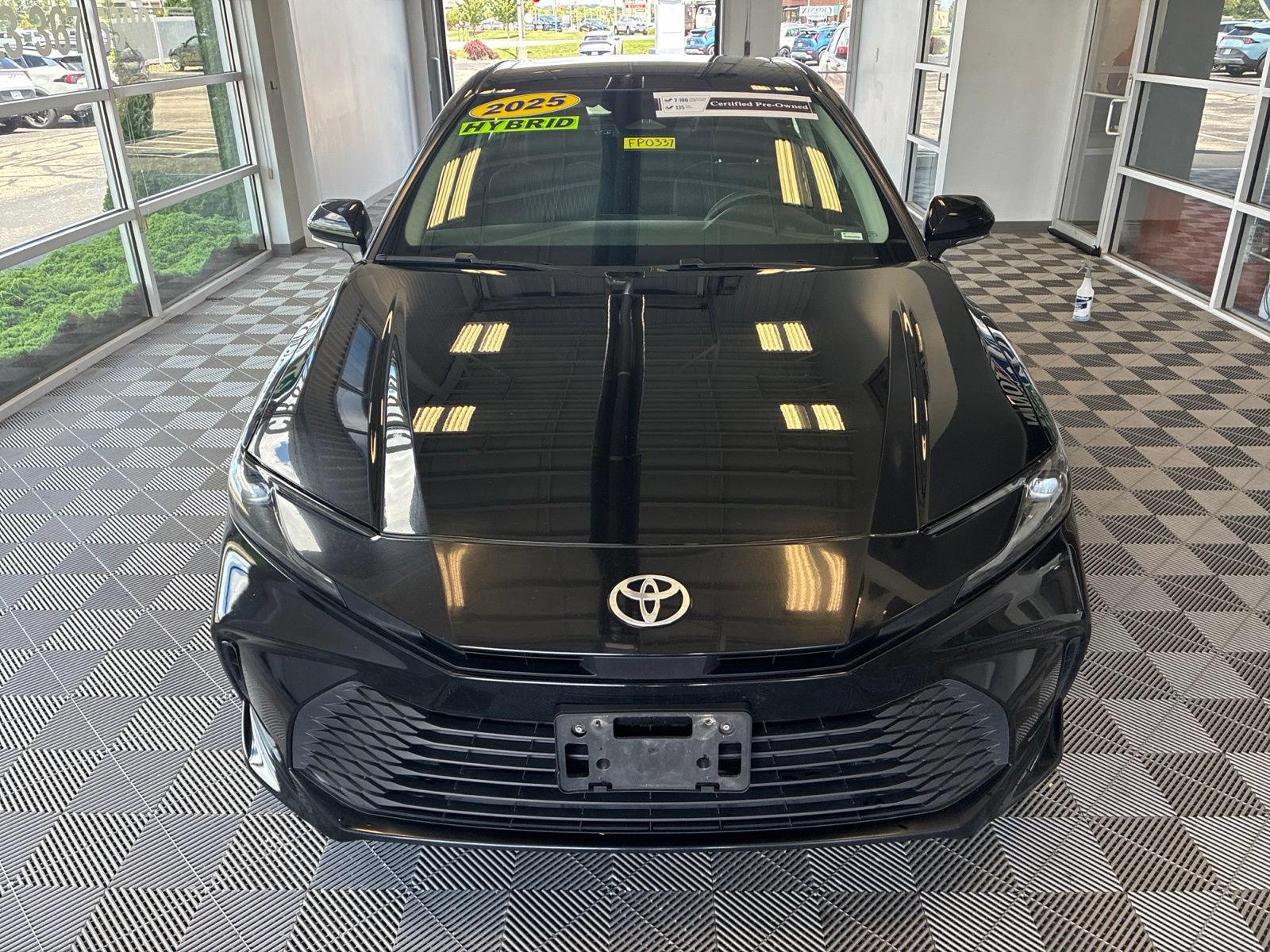 Used 2025 Toyota Camry LE FWD image 2