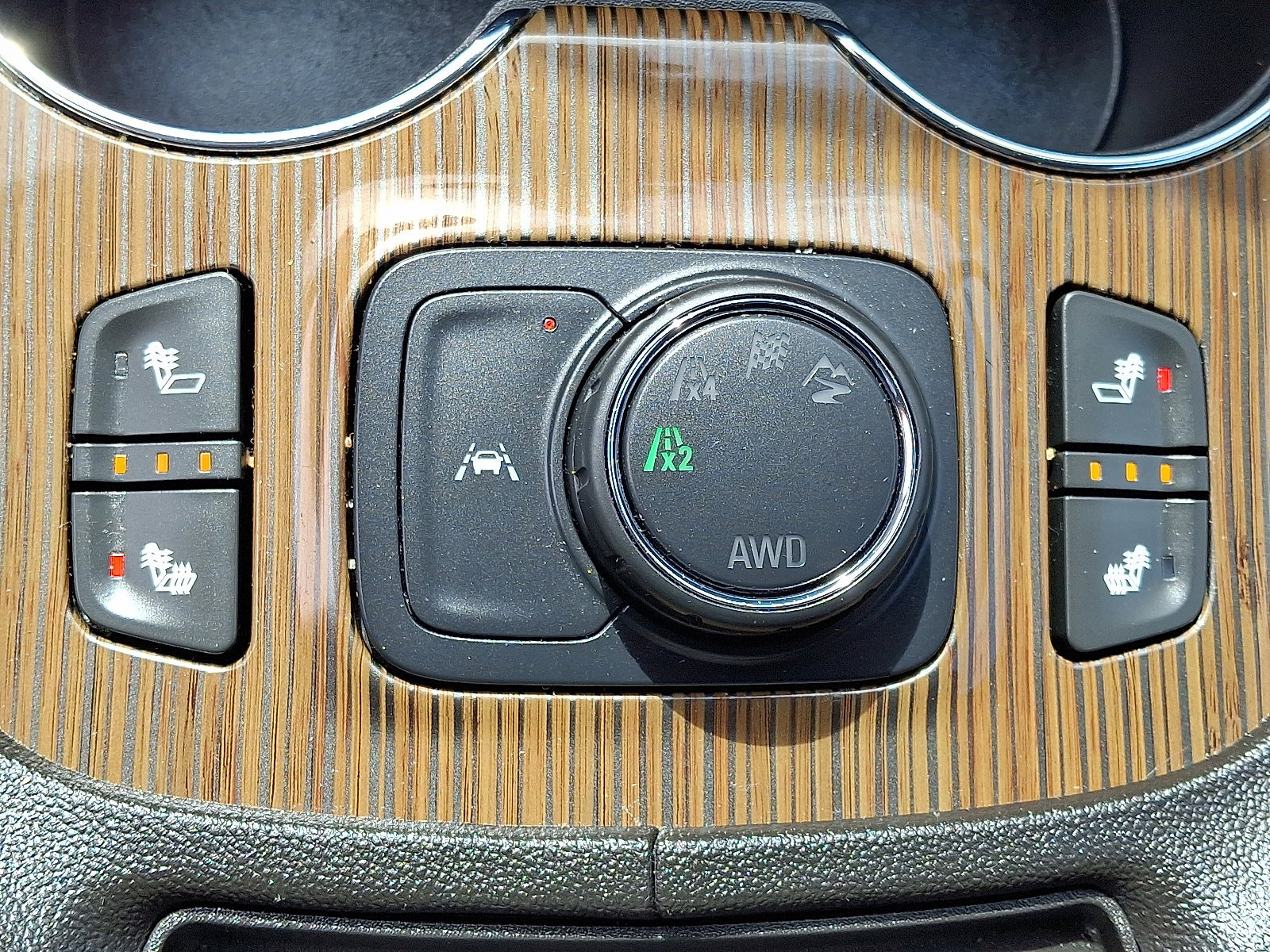 Used 2023 GMC Acadia SLE w/ Driver Convenience Package image 24