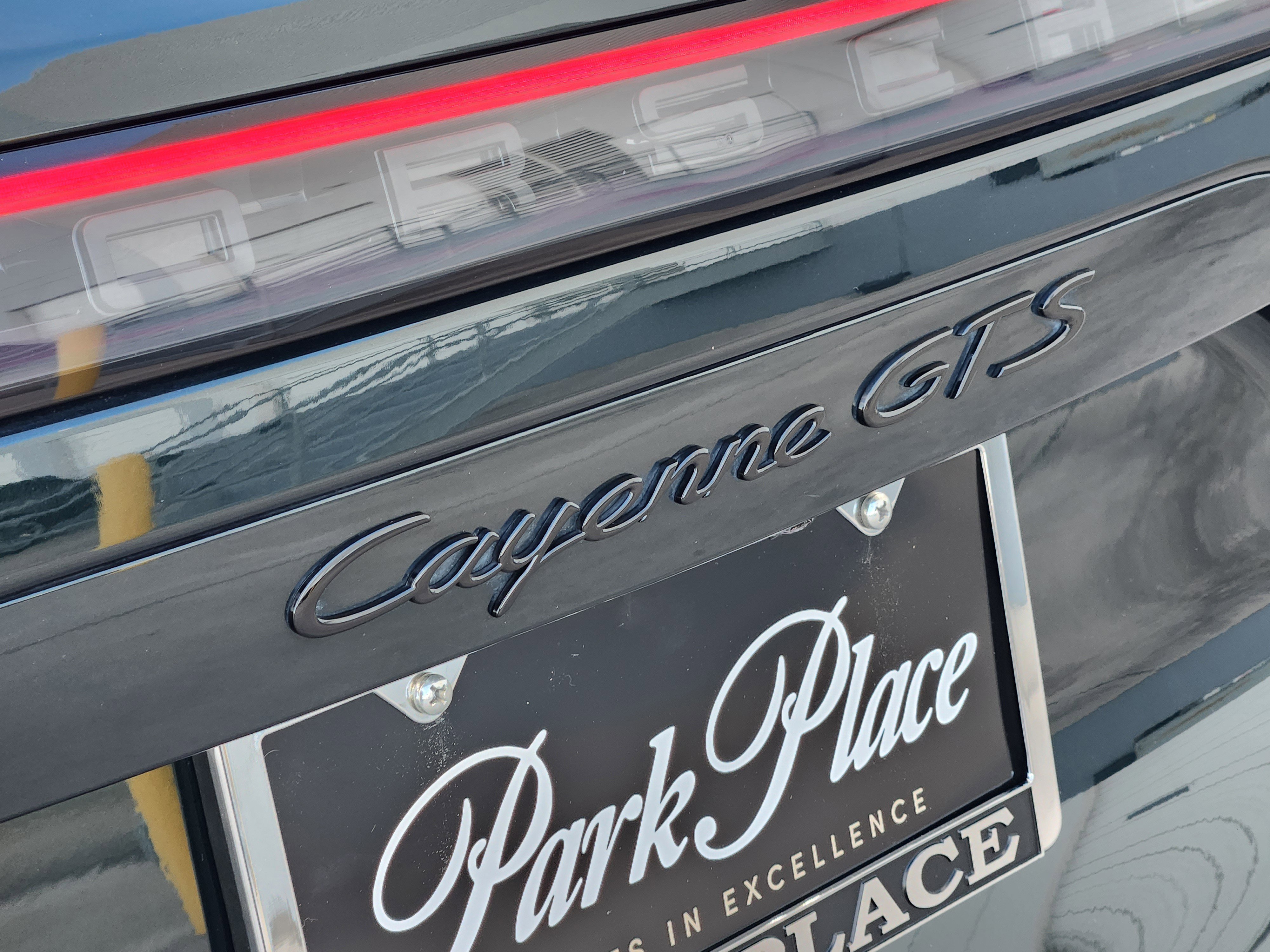 Used 2023 Porsche Cayenne GTS image 11