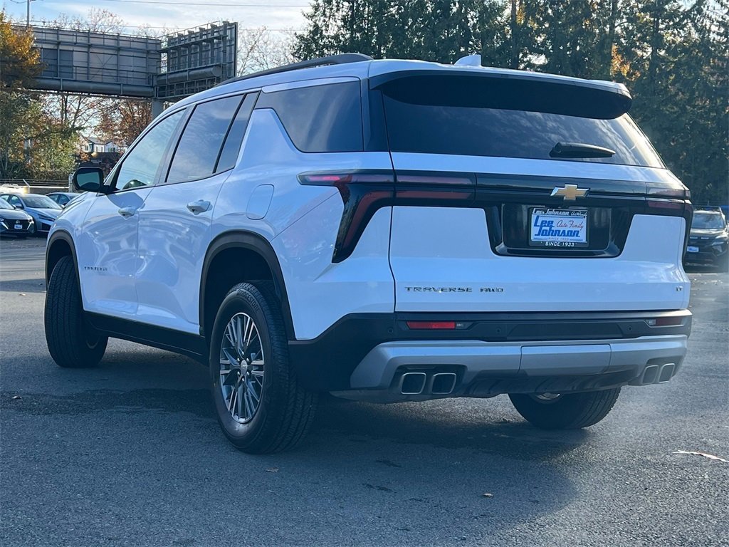 Used 2024 Chevrolet Traverse LT image 7