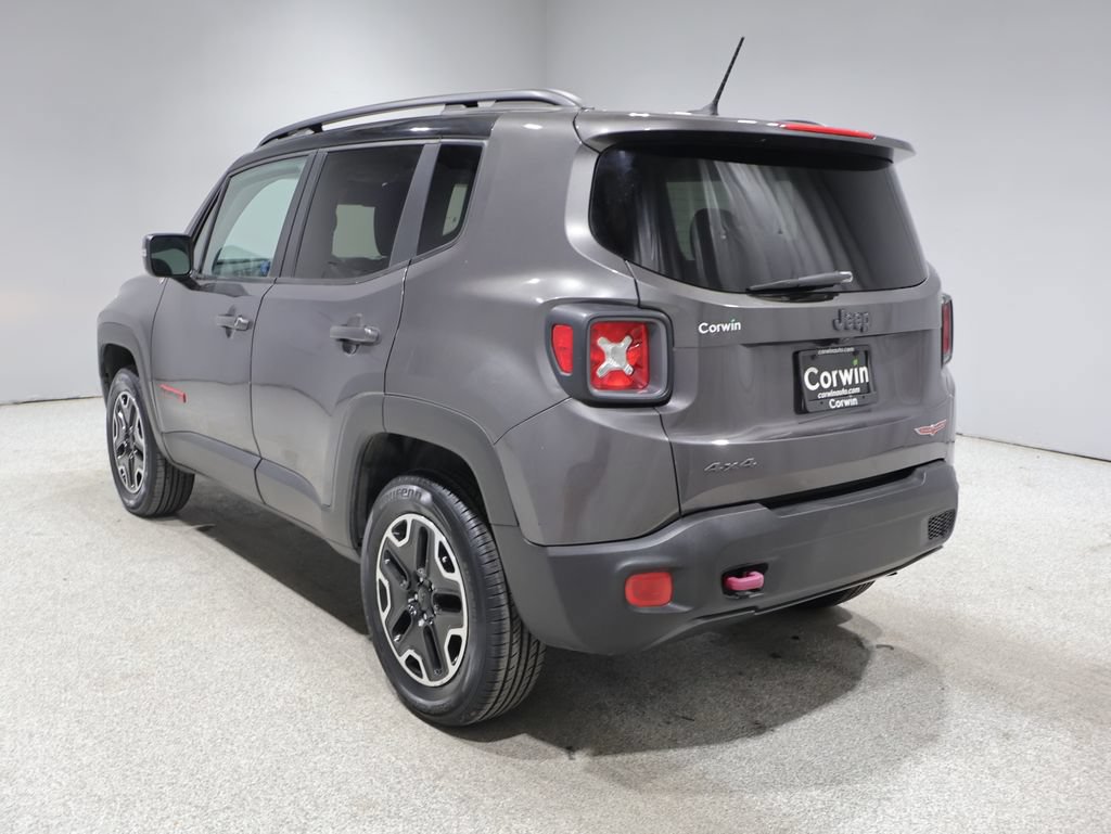 Used 2017 Jeep Renegade Trailhawk w/ Popular Equipment Group AWD/4WD image 4