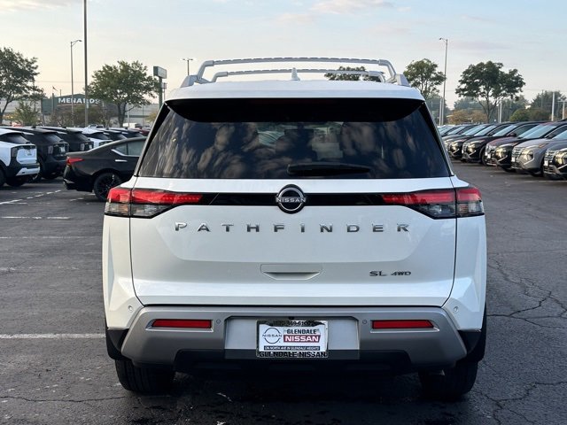 Certified 2024 Nissan Pathfinder SL image 5