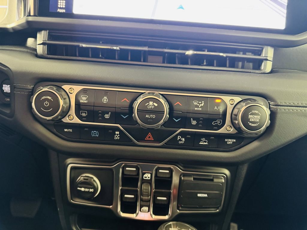 New 2025 Jeep Wrangler Unlimited Sahara image 16