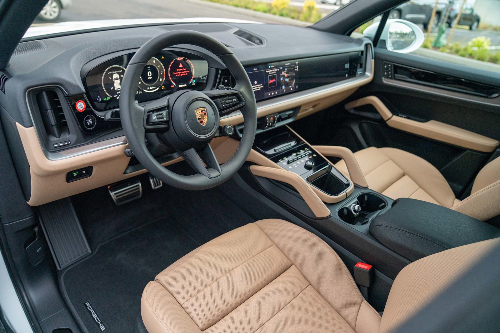 Certified 2026 Porsche Cayenne AWD/4WD image 4